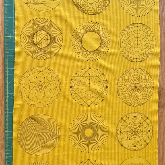 Quilting cotton - vibrant panels from Quantum by Guicy Guice - Picture 3 of 5